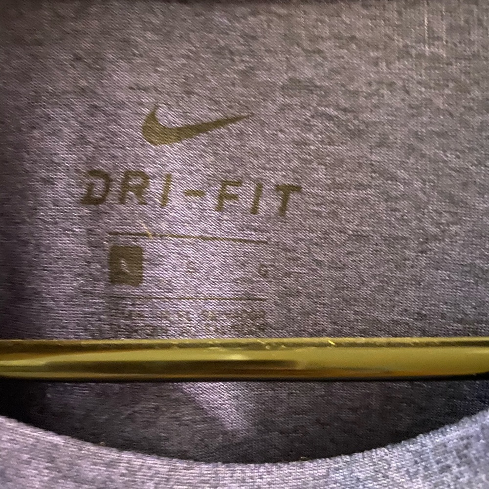 SOLD!!!! Men’s Nike T-Shirt - Picture 2 of 4